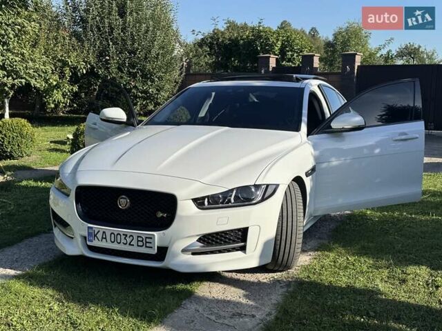 Белый Ягуар XE, объемом двигателя 2 л и пробегом 160 тыс. км за 19500 $, фото 1 на Automoto.ua