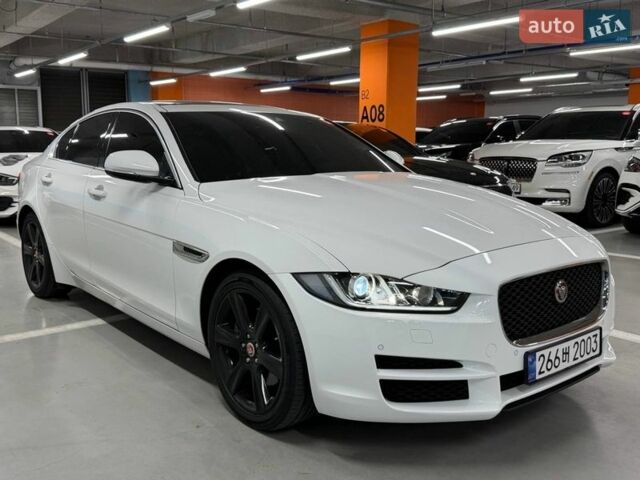 Белый Ягуар XE, объемом двигателя 2 л и пробегом 61 тыс. км за 21999 $, фото 1 на Automoto.ua
