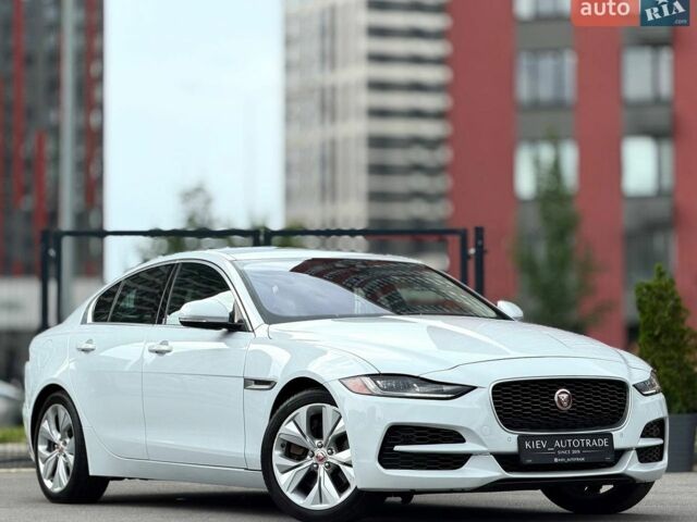 Білий Ягуар XE, об'ємом двигуна 2 л та пробігом 62 тис. км за 20900 $, фото 1 на Automoto.ua