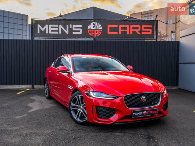 Белый Ягуар XE, объемом двигателя 2 л и пробегом 57 тыс. км за 21500 $, фото 1 на Automoto.ua