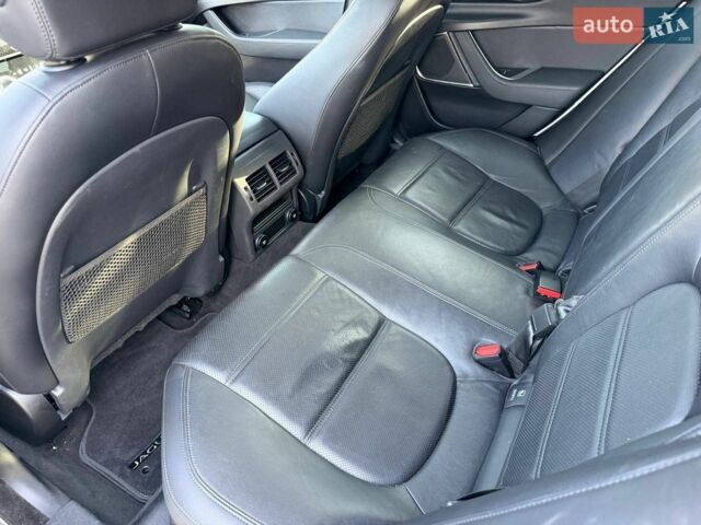 Білий Ягуар XE, об'ємом двигуна 2 л та пробігом 105 тис. км за 12900 $, фото 1 на Automoto.ua