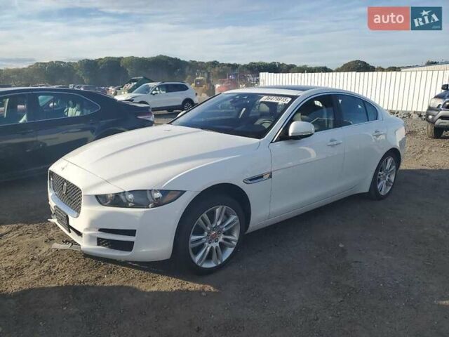 Белый Ягуар XE, объемом двигателя 2 л и пробегом 30 тыс. км за 9700 $, фото 1 на Automoto.ua