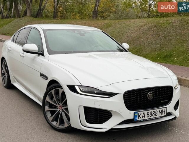 Білий Ягуар XE, об'ємом двигуна 2 л та пробігом 9 тис. км за 26700 $, фото 1 на Automoto.ua