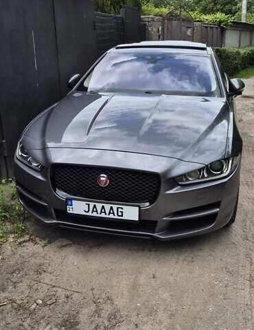 Чорний Ягуар XE, об'ємом двигуна 2 л та пробігом 139 тис. км за 15000 $, фото 1 на Automoto.ua