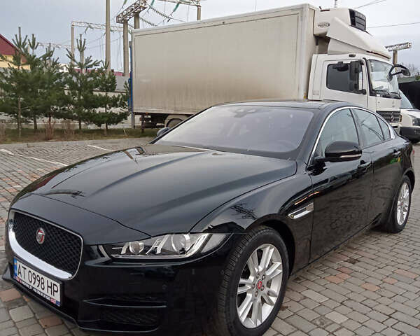 Черный Ягуар XE, объемом двигателя 2 л и пробегом 15 тыс. км за 17300 $, фото 1 на Automoto.ua