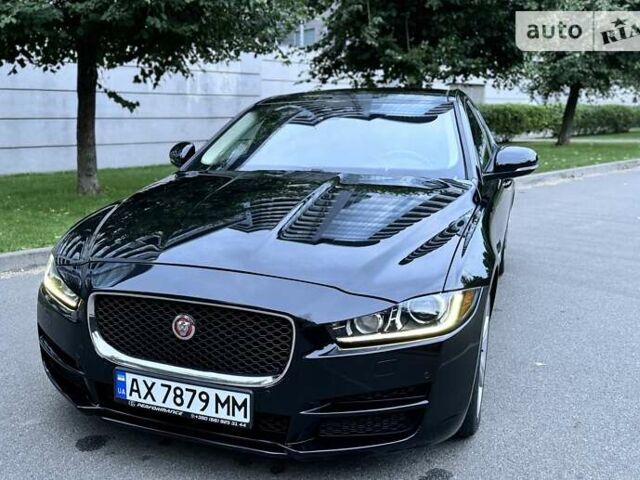 Черный Ягуар XE, объемом двигателя 2 л и пробегом 100 тыс. км за 15500 $, фото 1 на Automoto.ua
