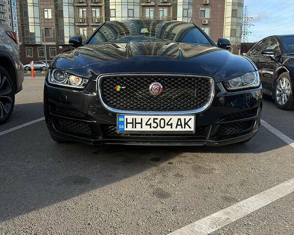 Черный Ягуар XE, объемом двигателя 2 л и пробегом 133 тыс. км за 18400 $, фото 1 на Automoto.ua
