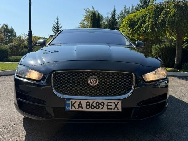 Черный Ягуар XE, объемом двигателя 3 л и пробегом 132 тыс. км за 11300 $, фото 1 на Automoto.ua