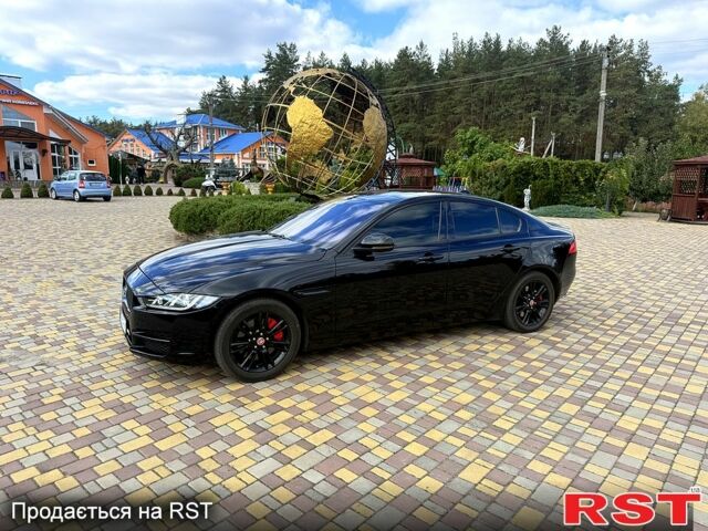 Чорний Ягуар XE, об'ємом двигуна 2 л та пробігом 133 тис. км за 17999 $, фото 1 на Automoto.ua