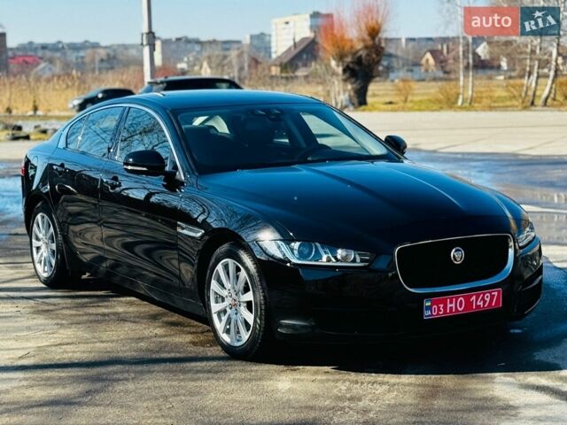 Черный Ягуар XE, объемом двигателя 2 л и пробегом 196 тыс. км за 14950 $, фото 1 на Automoto.ua
