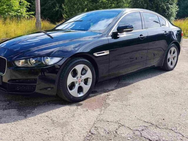 Черный Ягуар XE, объемом двигателя 2 л и пробегом 159 тыс. км за 19999 $, фото 1 на Automoto.ua