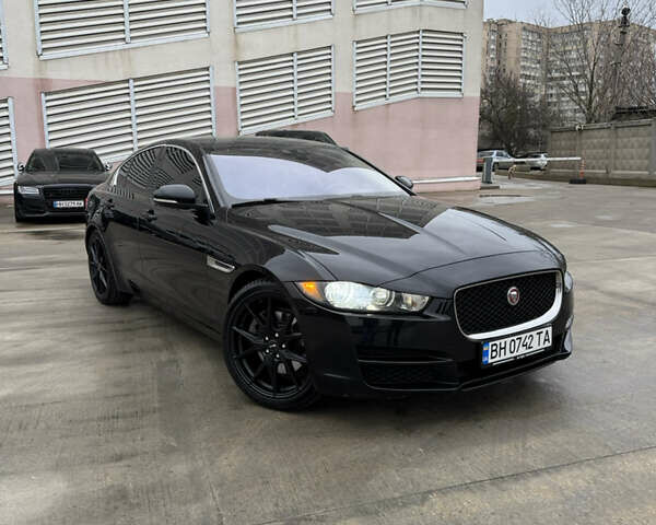 Черный Ягуар XE, объемом двигателя 2 л и пробегом 109 тыс. км за 15999 $, фото 1 на Automoto.ua