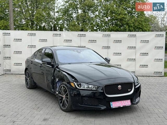 Черный Ягуар XE, объемом двигателя 3 л и пробегом 111 тыс. км за 11300 $, фото 1 на Automoto.ua