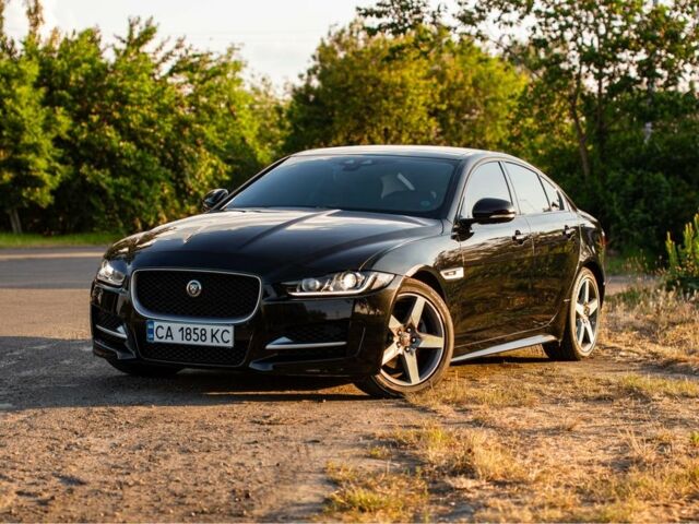 Черный Ягуар XE, объемом двигателя 2 л и пробегом 191 тыс. км за 13999 $, фото 1 на Automoto.ua