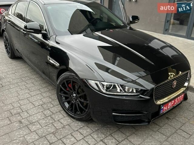 Черный Ягуар XE, объемом двигателя 2 л и пробегом 96 тыс. км за 15000 $, фото 1 на Automoto.ua