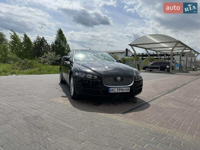Черный Ягуар XE, объемом двигателя 2 л и пробегом 160 тыс. км за 18500 $, фото 1 на Automoto.ua