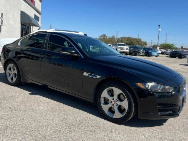 Чорний Ягуар XE, об'ємом двигуна 2 л та пробігом 47 тис. км за 3500 $, фото 1 на Automoto.ua