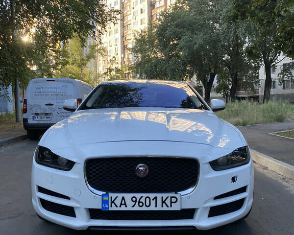 Ягуар XE, объемом двигателя 2 л и пробегом 85 тыс. км за 12700 $, фото 1 на Automoto.ua