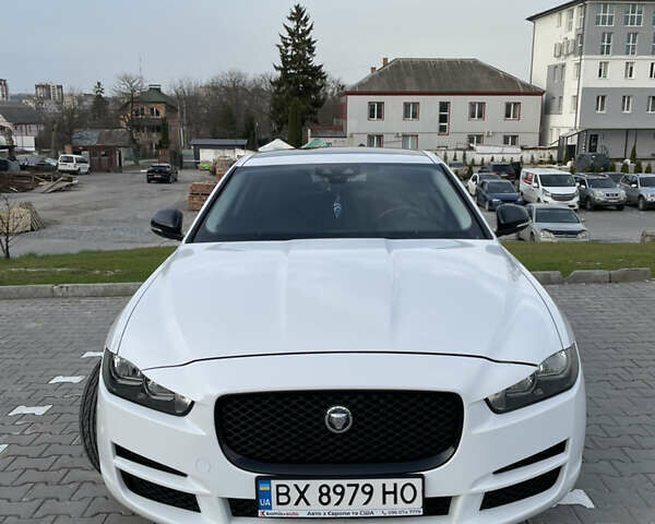 Ягуар XE, объемом двигателя 2 л и пробегом 72 тыс. км за 18000 $, фото 1 на Automoto.ua