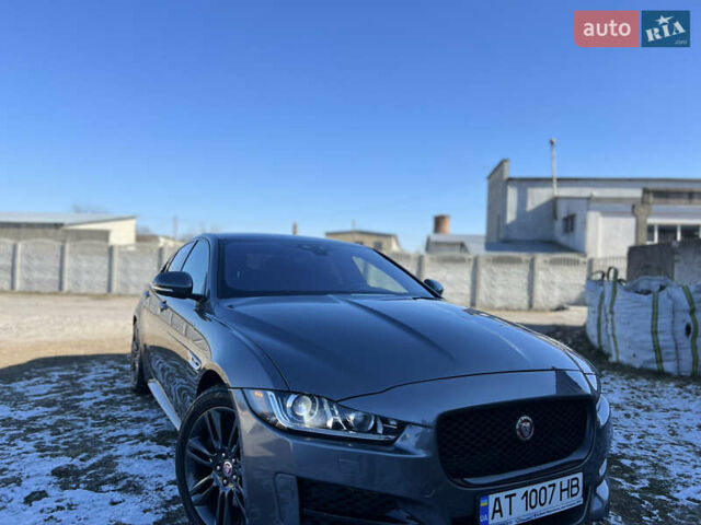 Серый Ягуар XE, объемом двигателя 2 л и пробегом 226 тыс. км за 16350 $, фото 1 на Automoto.ua