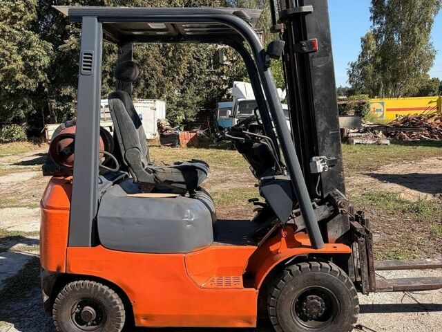 Серый Ягуар XE, объемом двигателя 2 л и пробегом 119 тыс. км за 15100 $, фото 1 на Automoto.ua