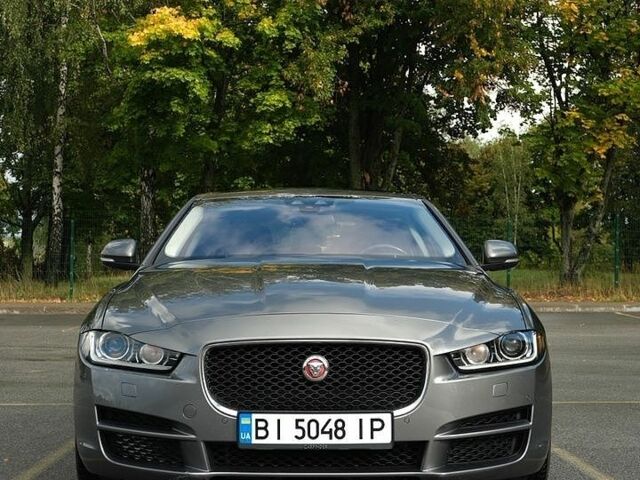 Сірий Ягуар XE, об'ємом двигуна 2 л та пробігом 119 тис. км за 15100 $, фото 1 на Automoto.ua