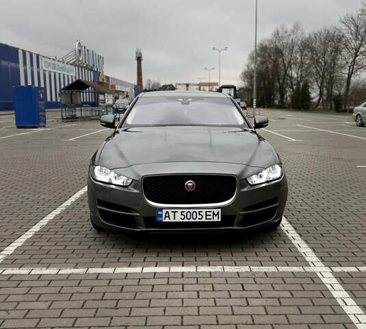 Серый Ягуар XE, объемом двигателя 2 л и пробегом 89 тыс. км за 13800 $, фото 1 на Automoto.ua