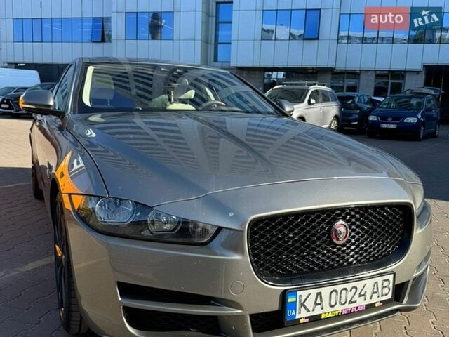 Серый Ягуар XE, объемом двигателя 3 л и пробегом 88 тыс. км за 14000 $, фото 1 на Automoto.ua