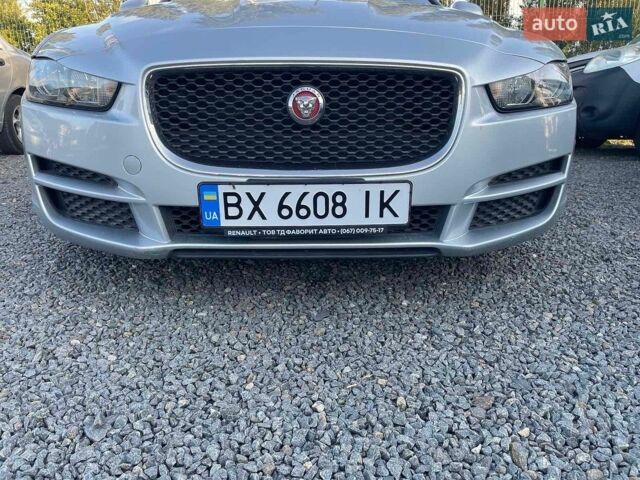 Серый Ягуар XE, объемом двигателя 2 л и пробегом 140 тыс. км за 11300 $, фото 1 на Automoto.ua