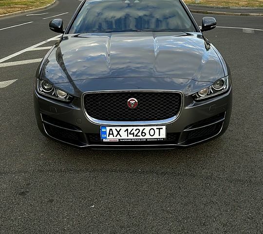 Сірий Ягуар XE, об'ємом двигуна 2 л та пробігом 149 тис. км за 13900 $, фото 1 на Automoto.ua