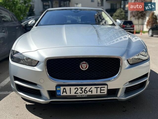 Серый Ягуар XE, объемом двигателя 2 л и пробегом 34 тыс. км за 18100 $, фото 1 на Automoto.ua