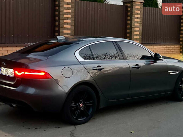 Сірий Ягуар XE, об'ємом двигуна 2 л та пробігом 125 тис. км за 18800 $, фото 1 на Automoto.ua
