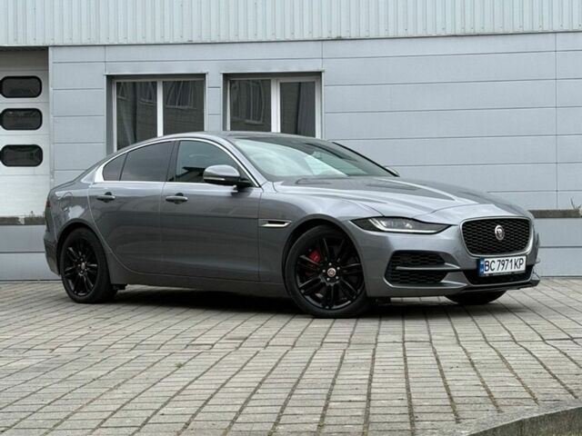 Серый Ягуар XE, объемом двигателя 2 л и пробегом 25 тыс. км за 27300 $, фото 1 на Automoto.ua