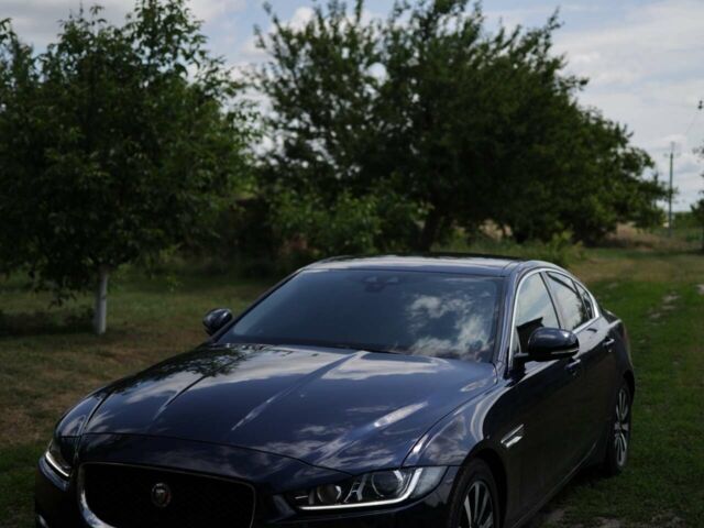 Синій Ягуар XE, об'ємом двигуна 2 л та пробігом 158 тис. км за 14800 $, фото 1 на Automoto.ua