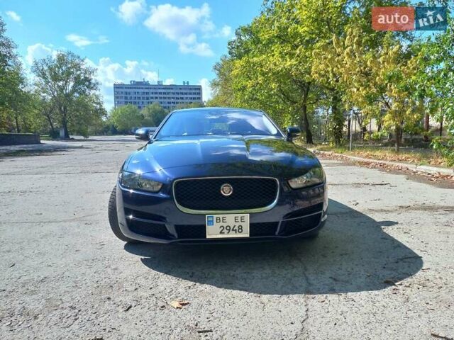 Синий Ягуар XE, объемом двигателя 3 л и пробегом 108 тыс. км за 18000 $, фото 1 на Automoto.ua