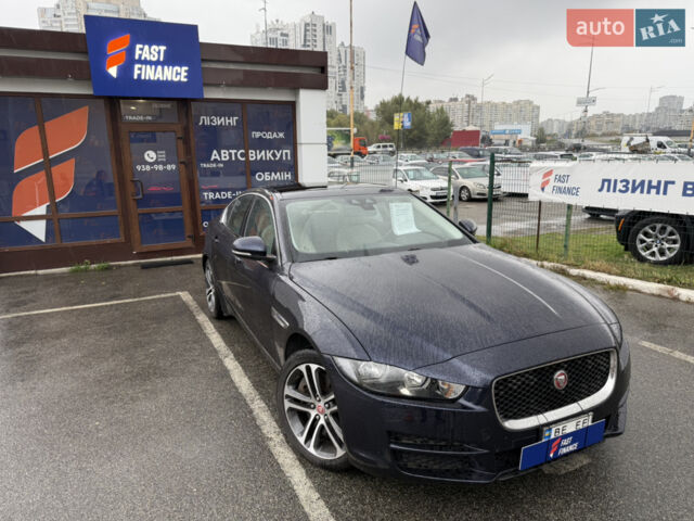 Синій Ягуар XE, об'ємом двигуна 3 л та пробігом 103 тис. км за 15990 $, фото 1 на Automoto.ua
