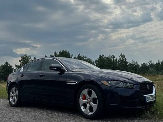 Синий Ягуар XE, объемом двигателя 2 л и пробегом 160 тыс. км за 14200 $, фото 1 на Automoto.ua