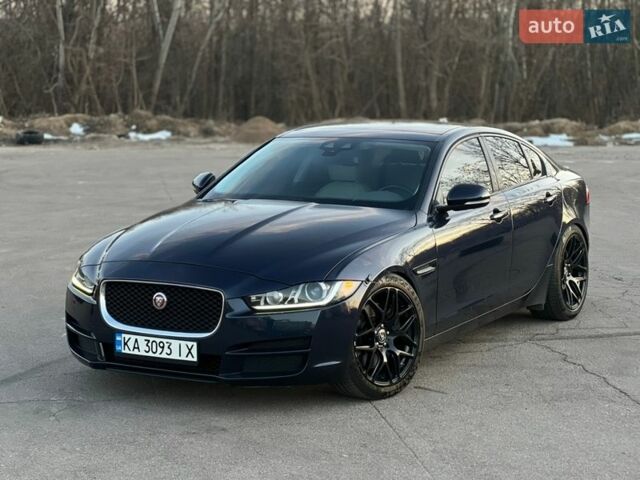 Синий Ягуар XE, объемом двигателя 3 л и пробегом 121 тыс. км за 14000 $, фото 1 на Automoto.ua