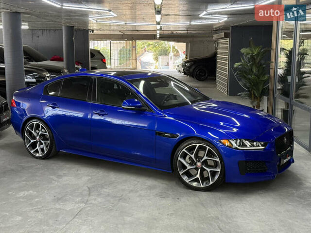 Синий Ягуар XE, объемом двигателя 3 л и пробегом 118 тыс. км за 24900 $, фото 1 на Automoto.ua