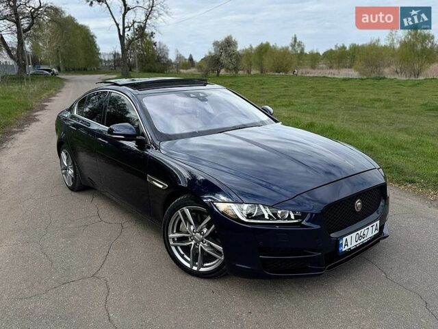 Синий Ягуар XE, объемом двигателя 2 л и пробегом 137 тыс. км за 13400 $, фото 1 на Automoto.ua