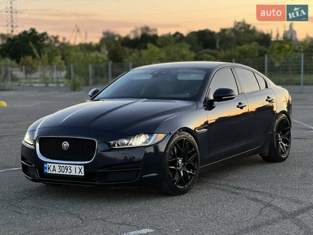 Синий Ягуар XE, объемом двигателя 3 л и пробегом 119 тыс. км за 15900 $, фото 1 на Automoto.ua