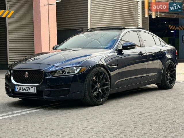 Синий Ягуар XE, объемом двигателя 3 л и пробегом 123 тыс. км за 13900 $, фото 1 на Automoto.ua