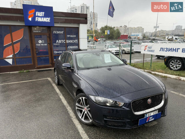 Синій Ягуар XE, об'ємом двигуна 3 л та пробігом 103 тис. км за 15990 $, фото 1 на Automoto.ua