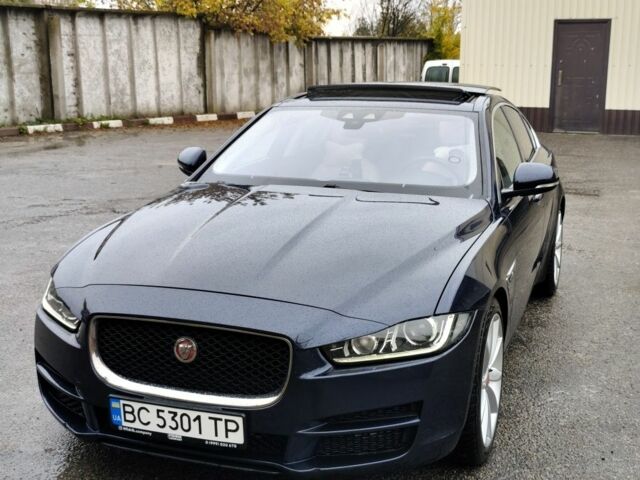 Синий Ягуар XE, объемом двигателя 2 л и пробегом 175 тыс. км за 14490 $, фото 1 на Automoto.ua