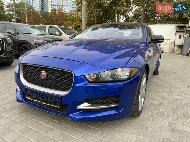 Синий Ягуар XE, объемом двигателя 2 л и пробегом 100 тыс. км за 15000 $, фото 1 на Automoto.ua