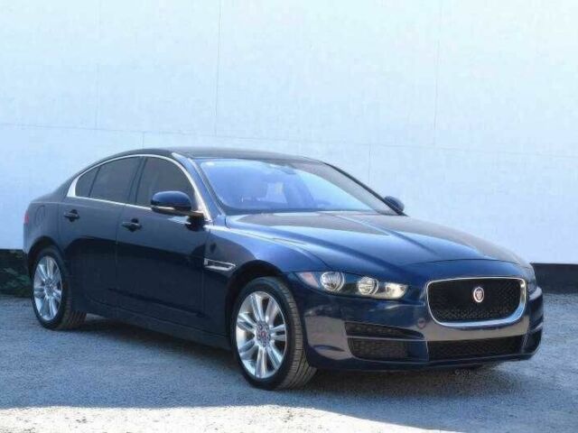 Синий Ягуар XE, объемом двигателя 0 л и пробегом 55 тыс. км за 3513 $, фото 1 на Automoto.ua