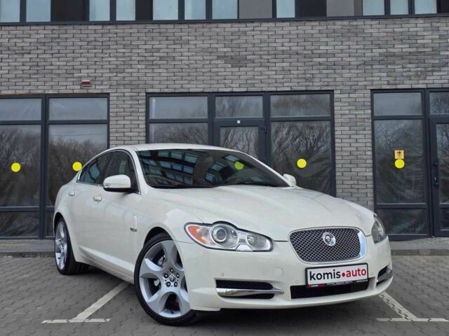 Білий Ягуар ХФ, об'ємом двигуна 4.2 л та пробігом 60 тис. км за 14499 $, фото 1 на Automoto.ua