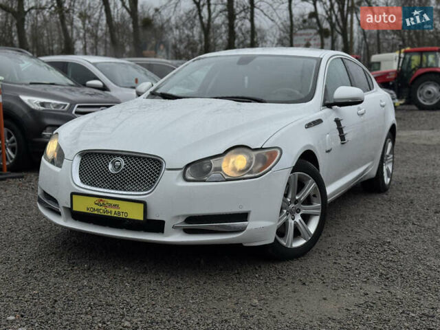 Білий Ягуар ХФ, об'ємом двигуна 3 л та пробігом 315 тис. км за 8000 $, фото 1 на Automoto.ua