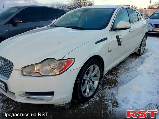 Білий Ягуар ХФ, об'ємом двигуна 3 л та пробігом 0 тис. км за 11000 $, фото 1 на Automoto.ua