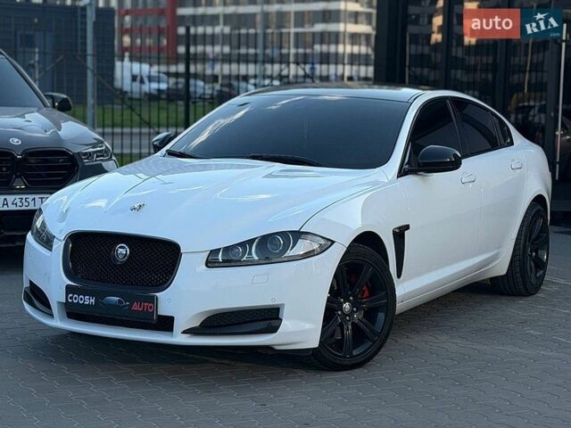 Белый Ягуар ХФ, объемом двигателя 2.97 л и пробегом 292 тыс. км за 9300 $, фото 1 на Automoto.ua
